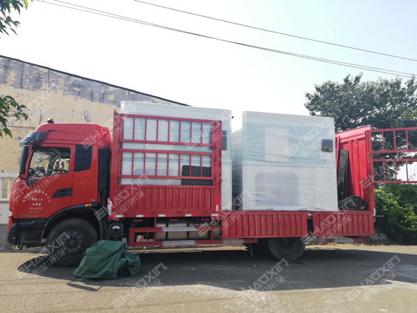 兩臺12筒的濾筒除塵一體機發(fā)貨了